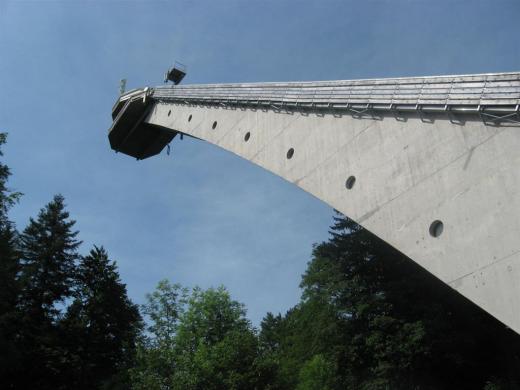 Anlaufturm der Heini Klopfer Skiflugschanze in Oberstdorf