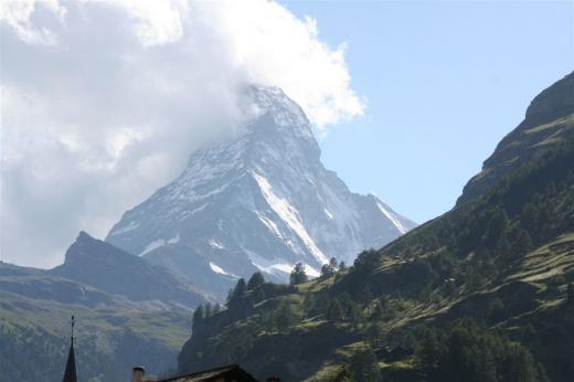 Wolkenverhangener Gipfel des Matterhorn's
