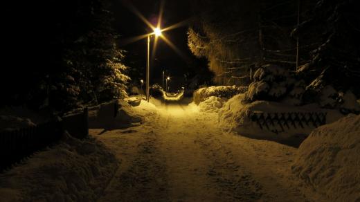 Winterabend in der Siedlung